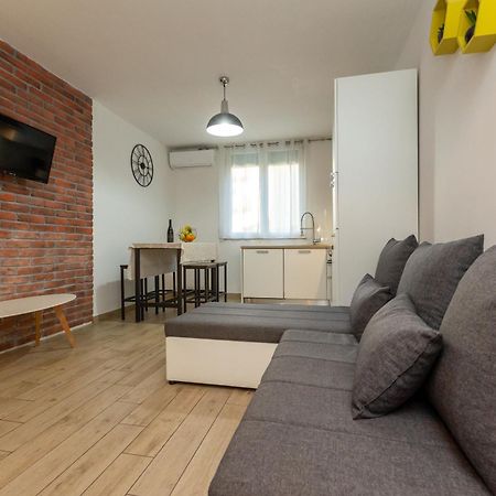 Deluxe Apartment Near The Bridge Zadar Exterior photo