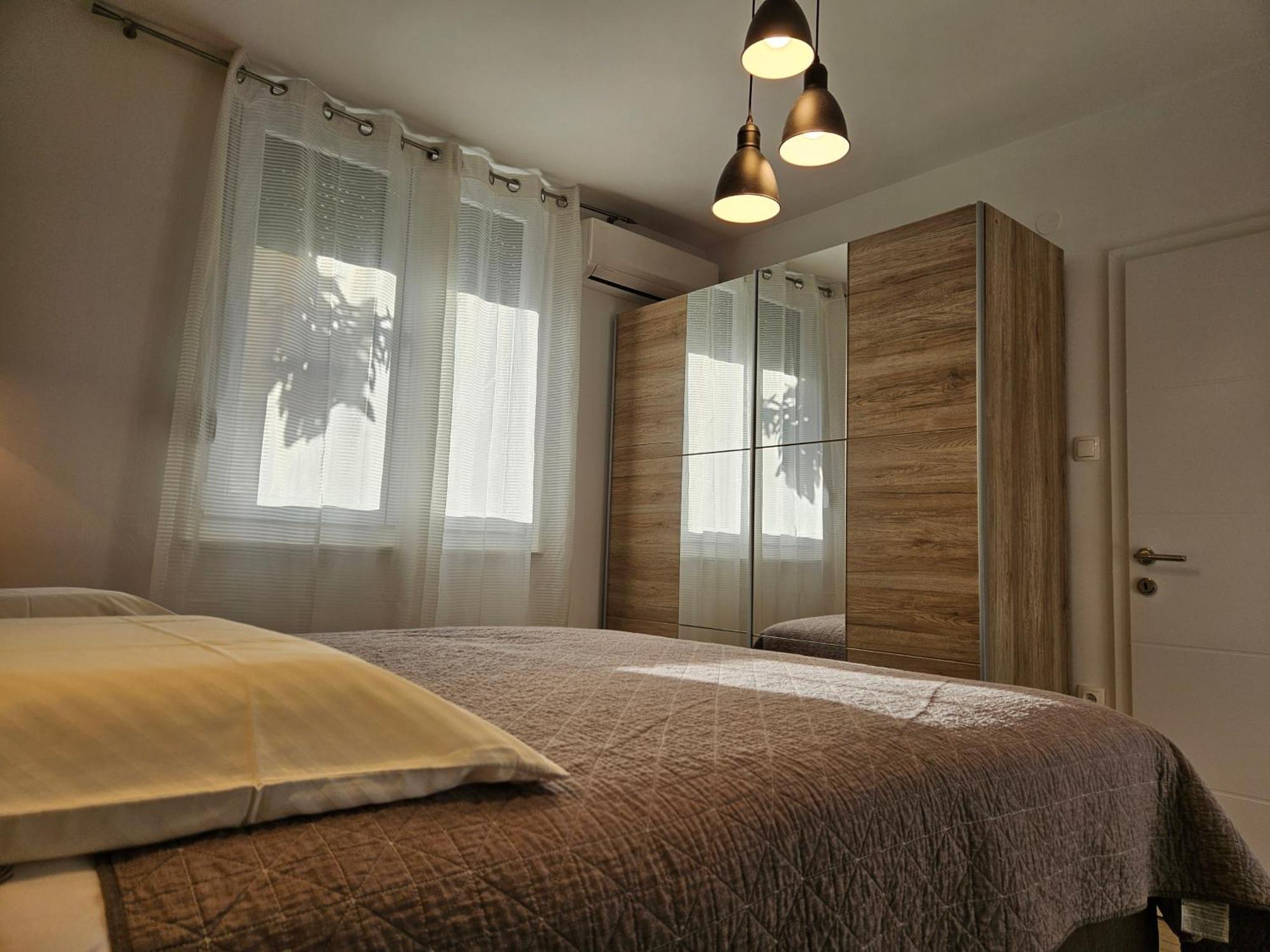 Deluxe Apartment Near The Bridge Zadar Exterior photo