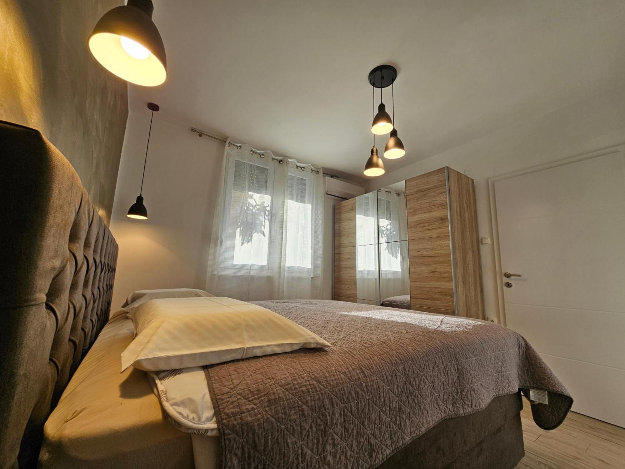Deluxe Apartment Near The Bridge Zadar Exterior photo