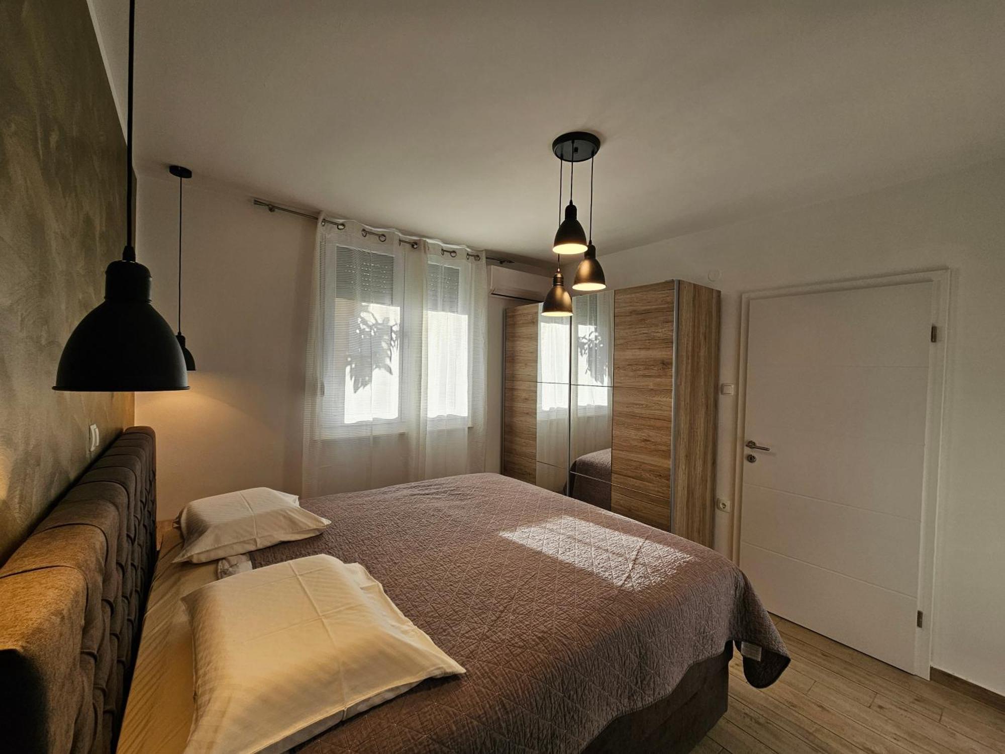 Deluxe Apartment Near The Bridge Zadar Exterior photo