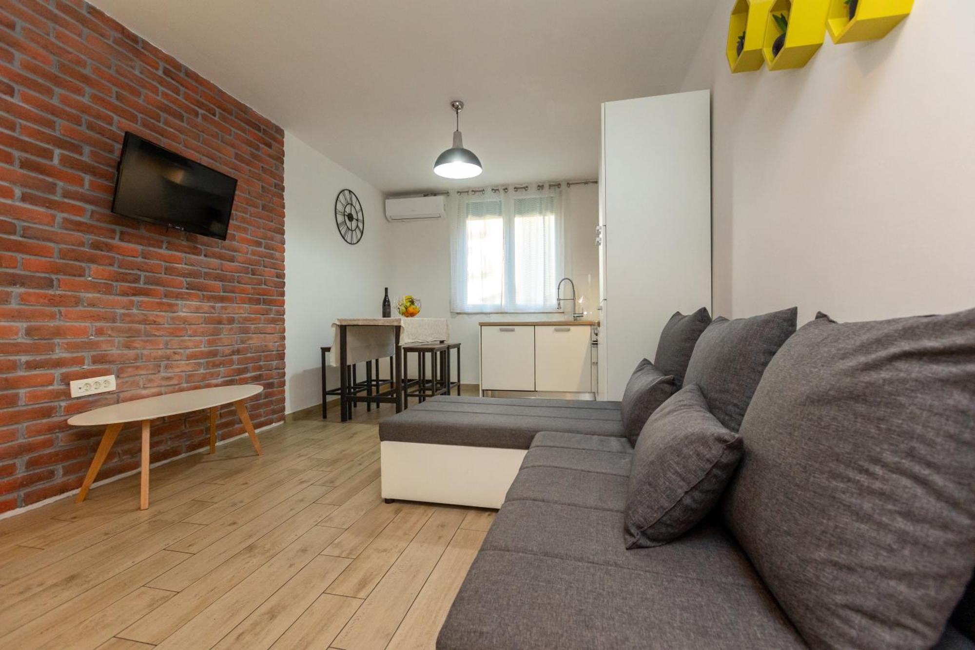 Deluxe Apartment Near The Bridge Zadar Exterior photo