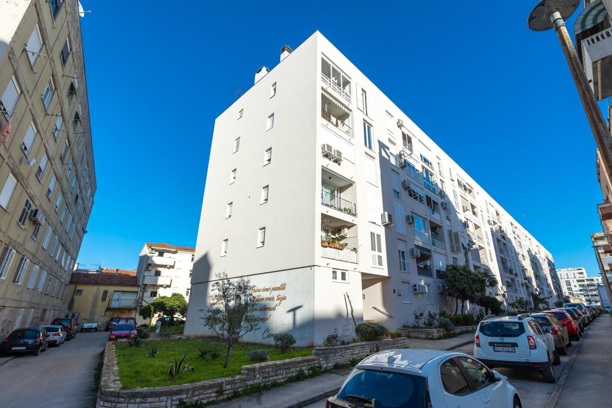 Deluxe Apartment Near The Bridge Zadar Exterior photo