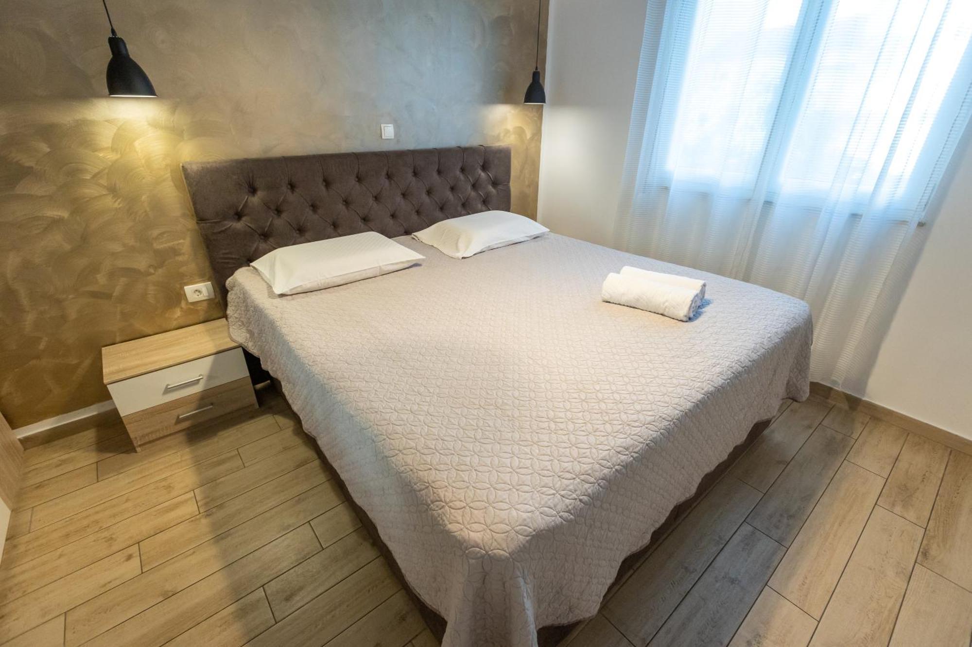 Deluxe Apartment Near The Bridge Zadar Exterior photo