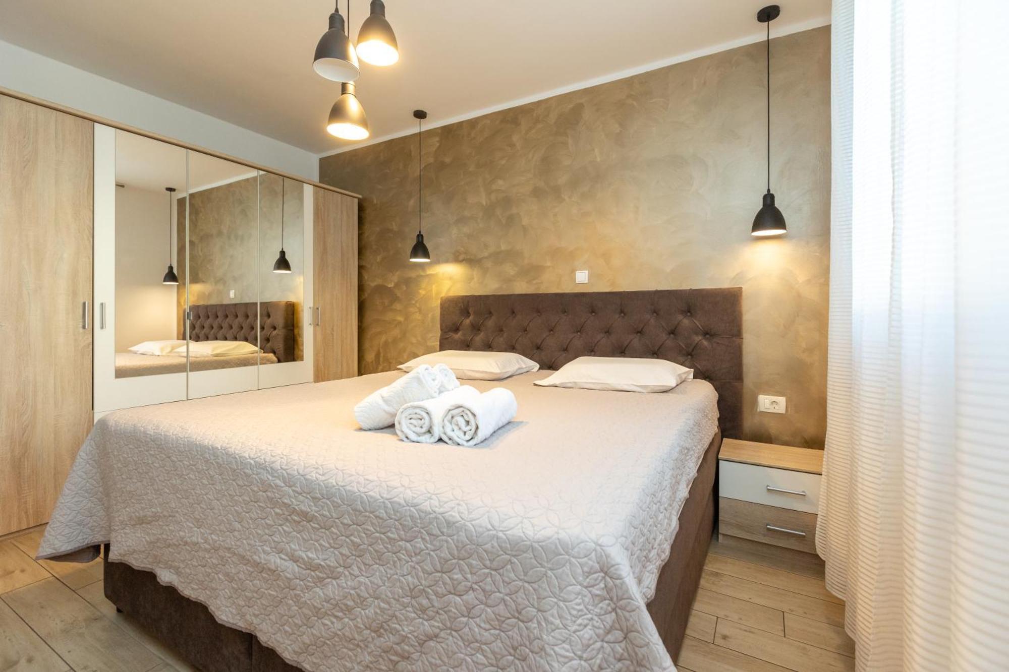 Deluxe Apartment Near The Bridge Zadar Exterior photo