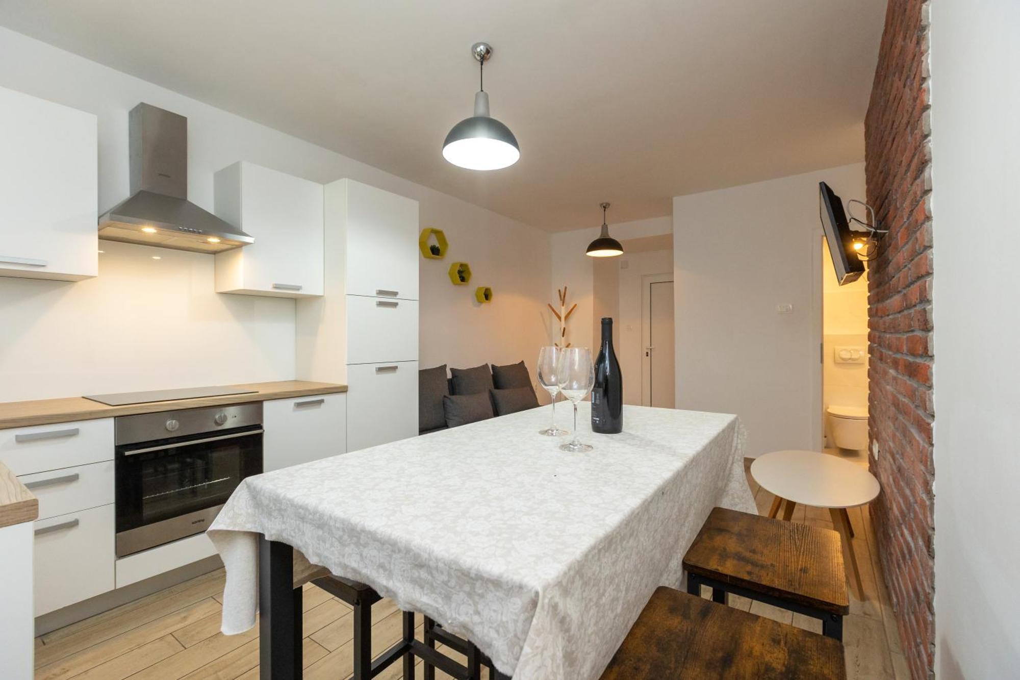 Deluxe Apartment Near The Bridge Zadar Exterior photo